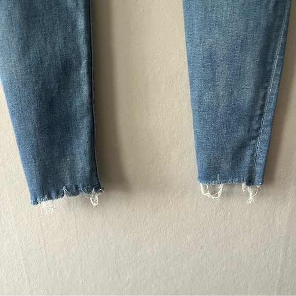 American Eagle Distressed Super High Rise Jeggings Size 4 - Picture 5 of 8